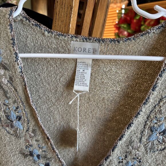 VINTAGE Koret Sweater Vest Large BEIGE GREEN EmbroiderY Floral Cottage Granny - Picture 3 of 6